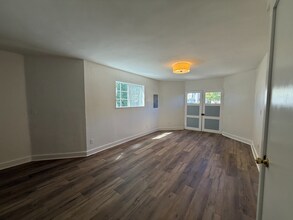 2320 Eagle Ave in Alameda, CA - Foto de edificio - Building Photo