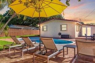 7711 Atlanta St in Hollywood, FL - Building Photo