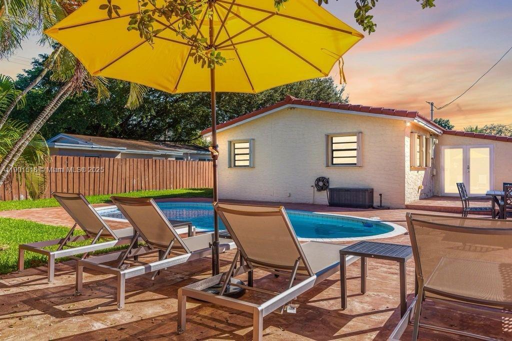 7711 Atlanta St in Hollywood, FL - Building Photo