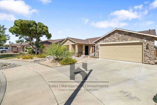 2756 Sauvignon St in Tulare, CA - Building Photo - Building Photo
