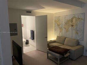 31 SE 5th St, Unit 906 in Miami, FL - Building Photo - Building Photo