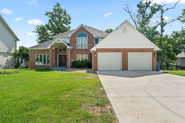 property at 47 Stonehenge Dr