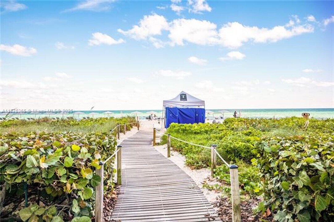 15811 Collins Ave in Sunny Isles Beach, FL - Building Photo