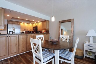 25810 Hickory Blvd in Bonita Springs, FL - Foto de edificio - Building Photo