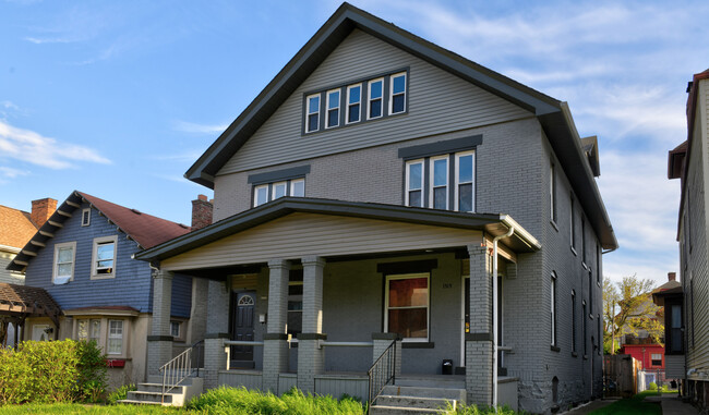 property at 1517 Hawthorne Ave