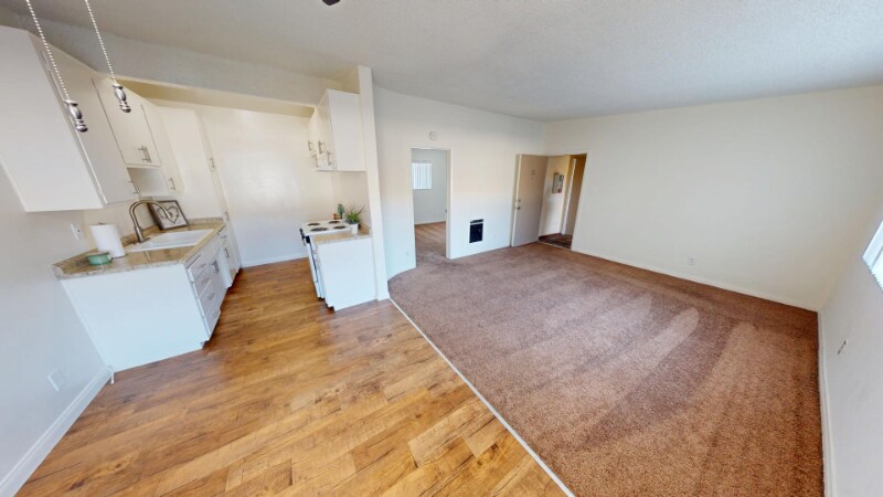 16208 Cornuta Ave in Bellflower, CA - Building Photo