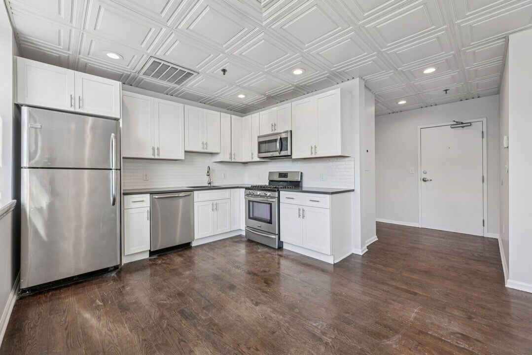 331 Bloomfield Ave in Montclair, NJ - Building Photo