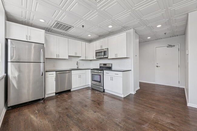 331 Bloomfield Ave