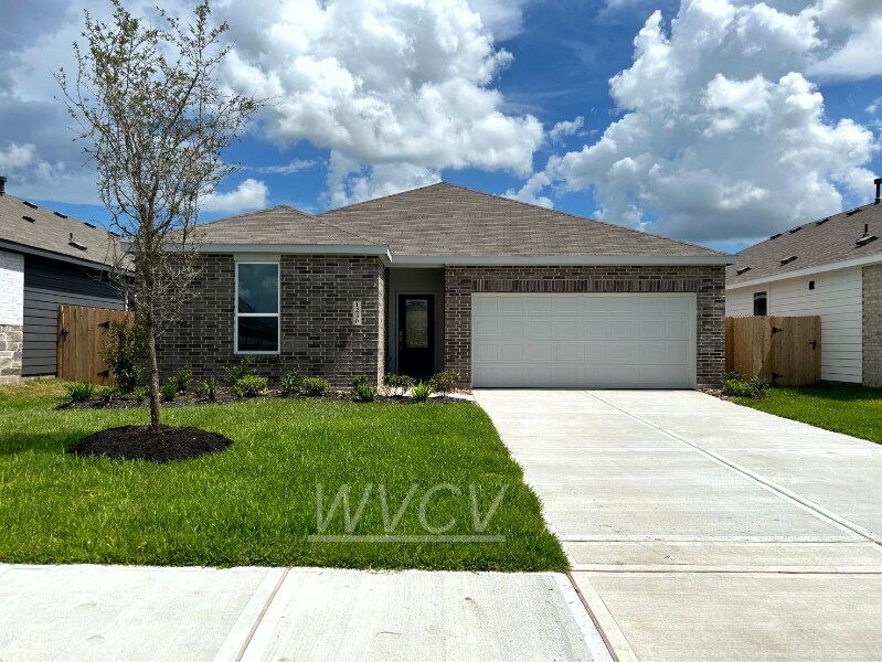 1230 Sea Oats Dr in Crosby, TX - Building Photo
