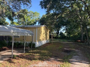 1230 Butler Ave in St. Augustine, FL - Foto de edificio - Building Photo