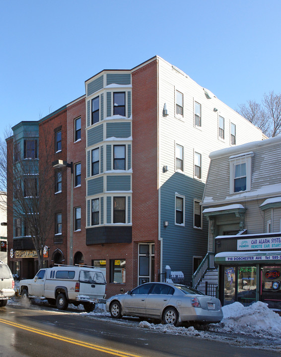 916 Dorchester Ave in Boston, MA - Foto de edificio