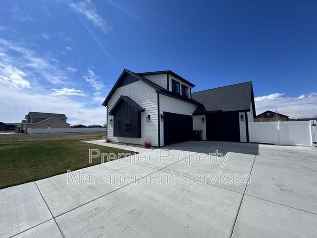 2522 Hunter Hall St in Billings, MT - Building Photo - Building Photo