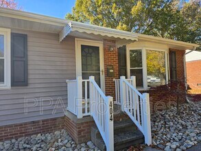 404 Oakgrove Dr in Graham, NC - Building Photo - Building Photo