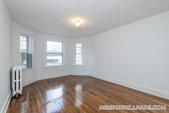 49 Worthington St, Unit 12 in Boston, MA - Foto de edificio - Building Photo