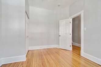 728 Gresham Pl NW in Washington, DC - Building Photo - Building Photo