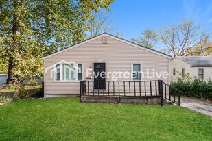 319 S Hocker Ave in Independence, MO - Building Photo