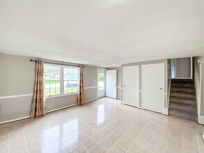 1259 Magnolia Ln in Herndon, VA - Building Photo - Building Photo