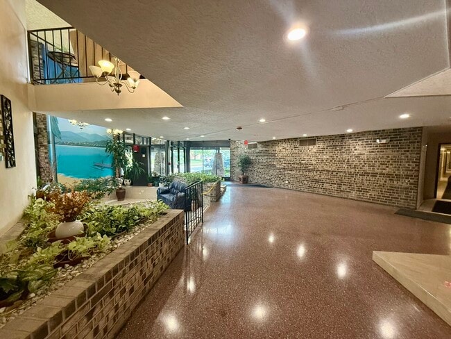 1275 E Baldwin Ln in Palatine, IL - Building Photo - Building Photo