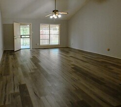 10622 Hillcroft St in Houston, TX - Building Photo - Building Photo