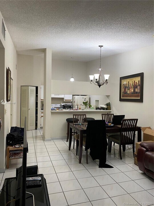 18260 Mediterranean Blvd-Unit -7-9 in Hialeah, FL - Building Photo