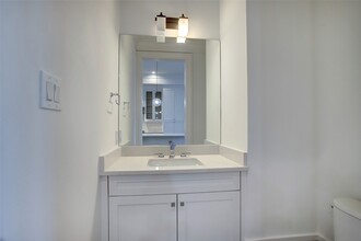 21 Crain Sq Blvd in Houston, TX - Building Photo - Building Photo