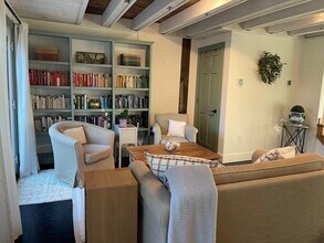 2 Summit St in Stonington, CT - Building Photo - Building Photo