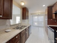 1303 Mohrlake Dr in Brandon, FL - Foto de edificio - Building Photo