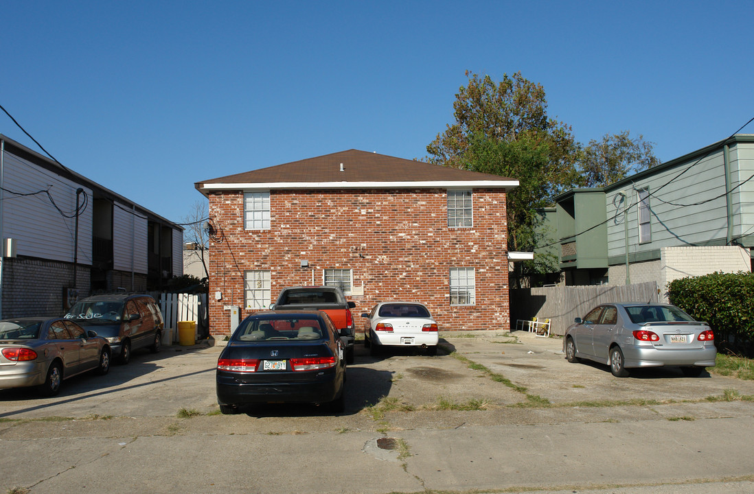 2416 Giuffrias Ave in Metairie, LA - Building Photo