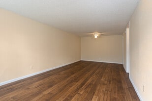 Palatka Oaks Apartments in Palatka, FL - Building Photo