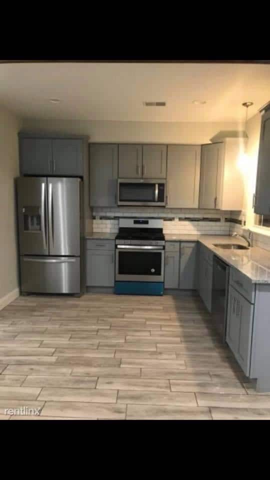 372 Walnut St, Unit B, Unit B