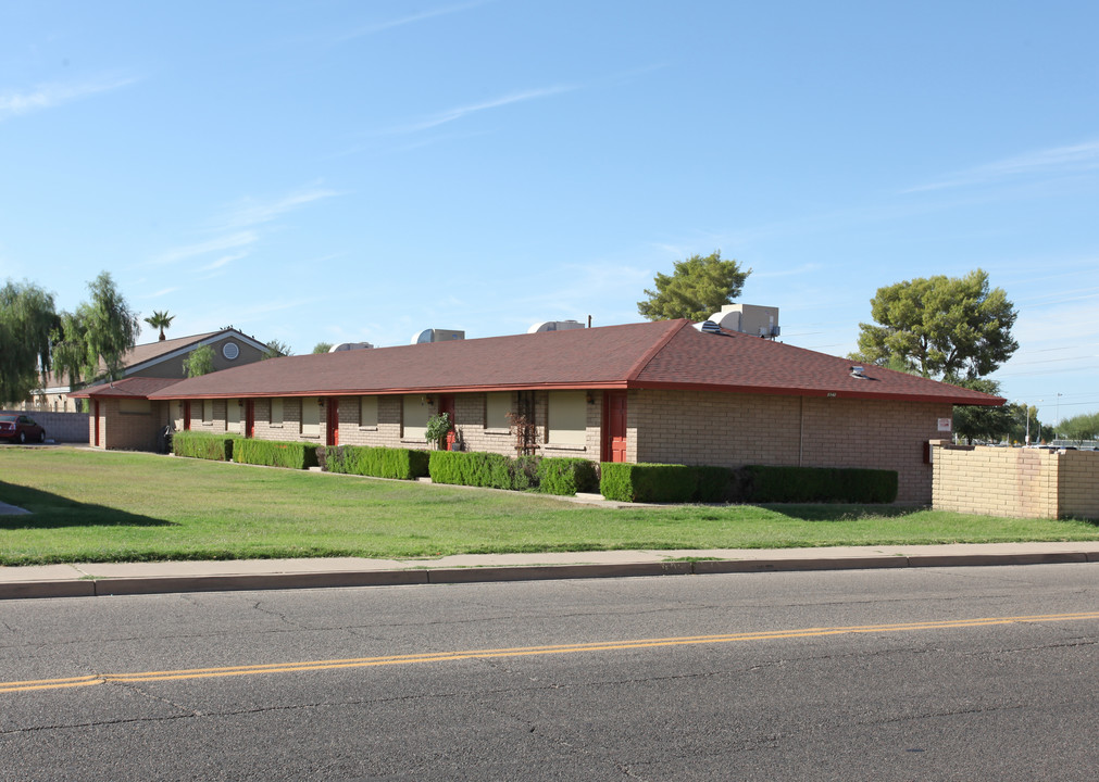 8930 N 61st Ave in Glendale, AZ - Building Photo