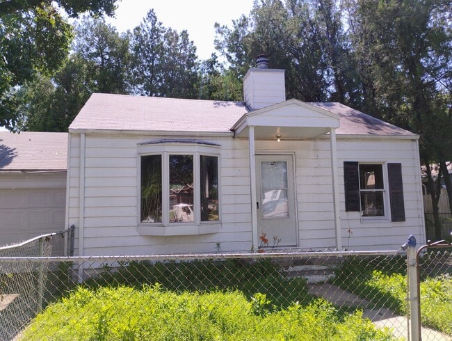 property at 2526 S Hydraulic Ave