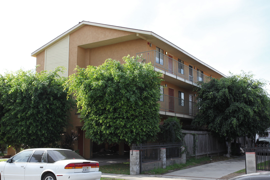1061 Molino Ave in Long Beach, CA - Foto de edificio
