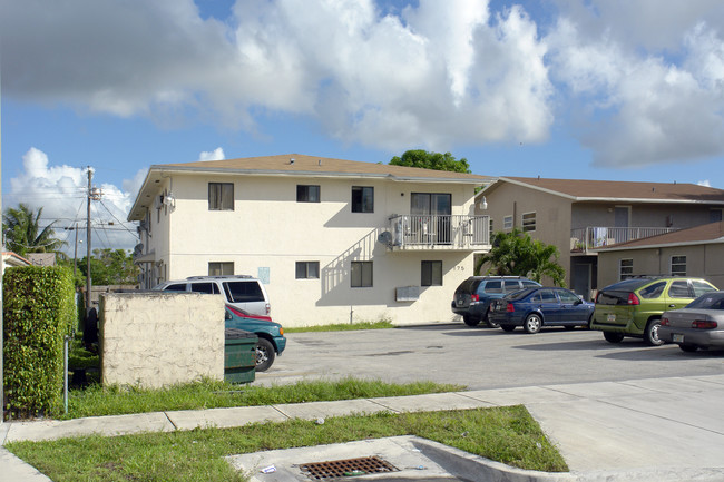 175 E 33rd St in Hialeah, FL - Building Photo - Building Photo