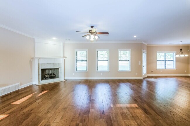 65 Ridgefield Dr in Oakland, TN - Foto de edificio - Building Photo