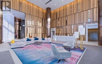 575 Bloor St E in Toronto, ON - Building Photo - Building Photo