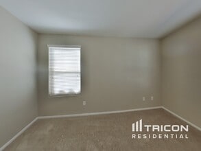 7511 General Whipple Ct in Las Vegas, NV - Building Photo - Building Photo