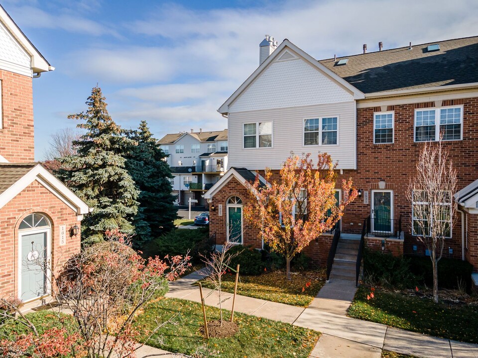 1937 Campau Farms Cir in Detroit, MI - Building Photo