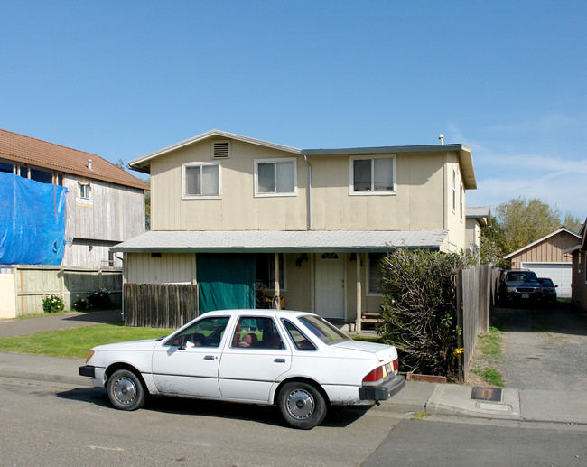 325 Monte Vista Ave in Healdsburg, CA - Building Photo - Building Photo