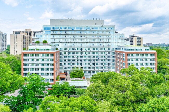 1820-1844 Bloor St W in Toronto, ON - Building Photo - Building Photo