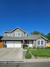 204 Woodwinds Ct in Yakima, WA - Building Photo - Building Photo