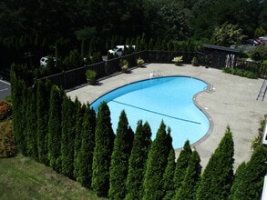 The Mauna Kea Apartments (Age-Restricted/55+) in Tukwila, WA - Building Photo - Building Photo