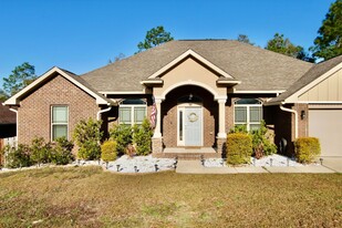 670 Red Fern Rd in Crestview, FL - Building Photo
