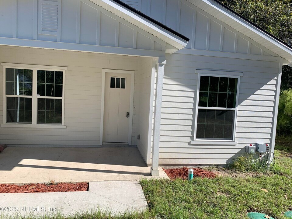 5871 Collins Rd in Jacksonville, FL - Building Photo