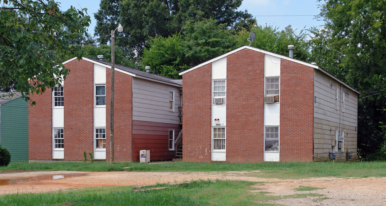 1448 Sawyer Rd in Raleigh, NC - Building Photo