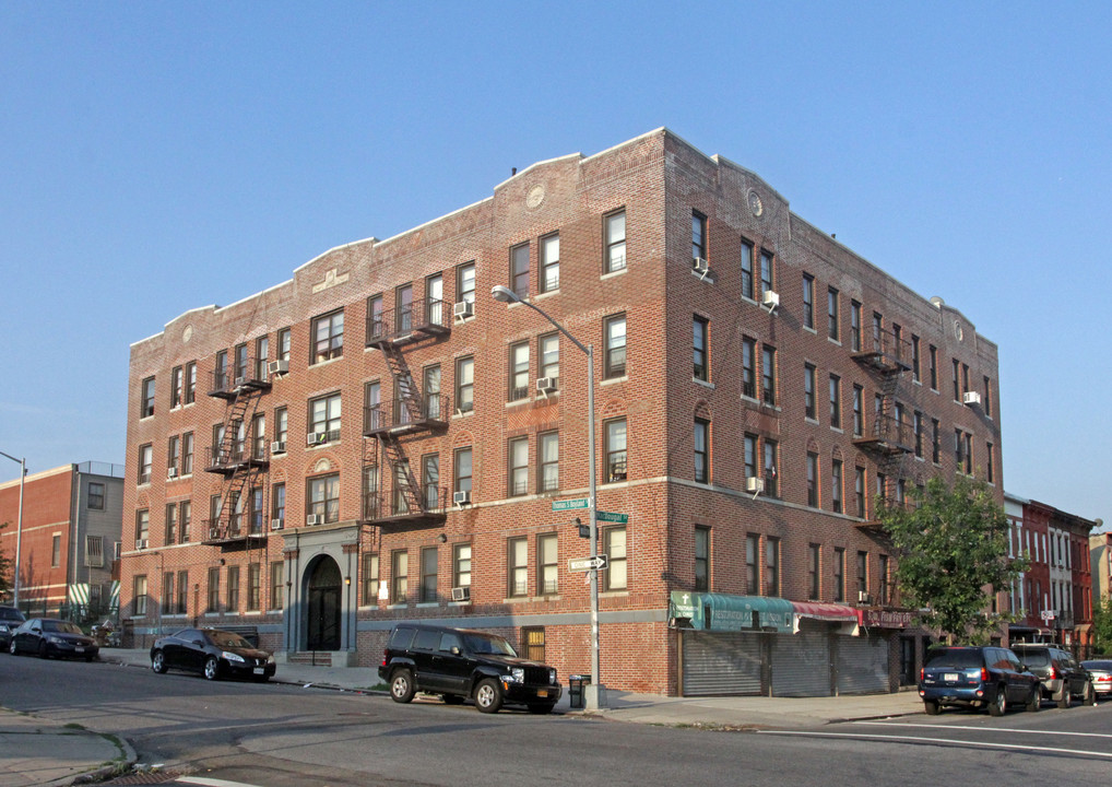 138 Thomas S Boyland St in Brooklyn, NY - Foto de edificio