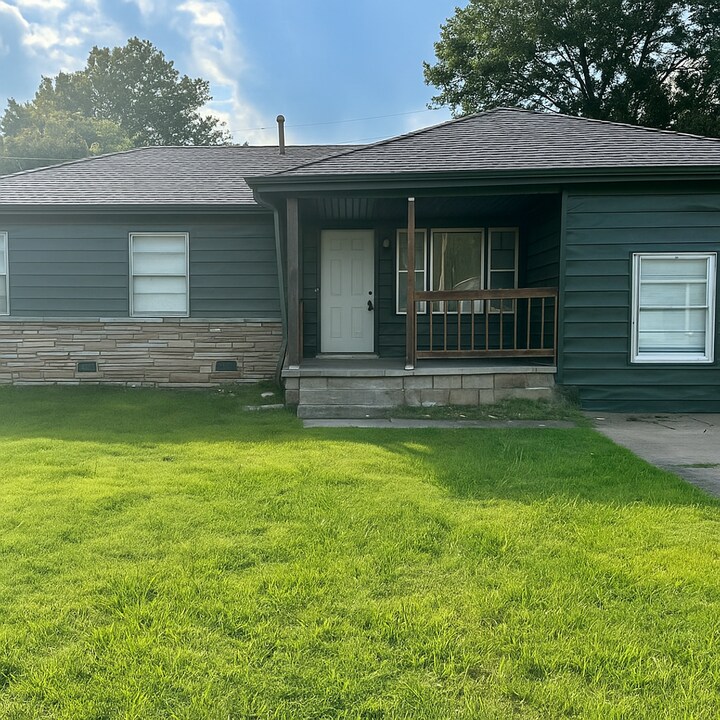 310 S 8th St in Broken Arrow, OK - Building Photo