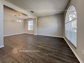 1060 Grand Canyon Dr in Valrico, FL - Foto de edificio - Building Photo