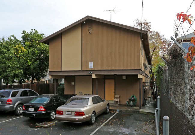 2110 10th St in Sacramento, CA - Building Photo - Building Photo
