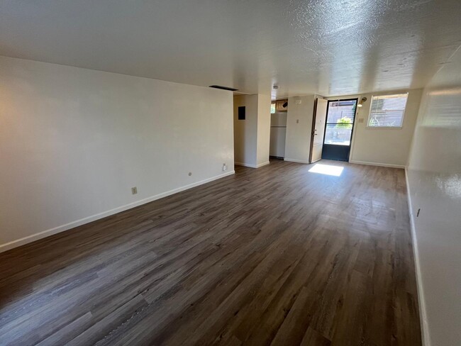 8328 Comanche Rd NE-Unit -Apt 12 in Albuquerque, NM - Building Photo - Building Photo